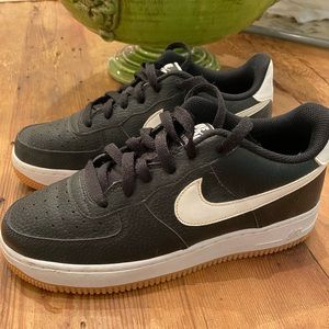 NIKE air, women’s size  6.5